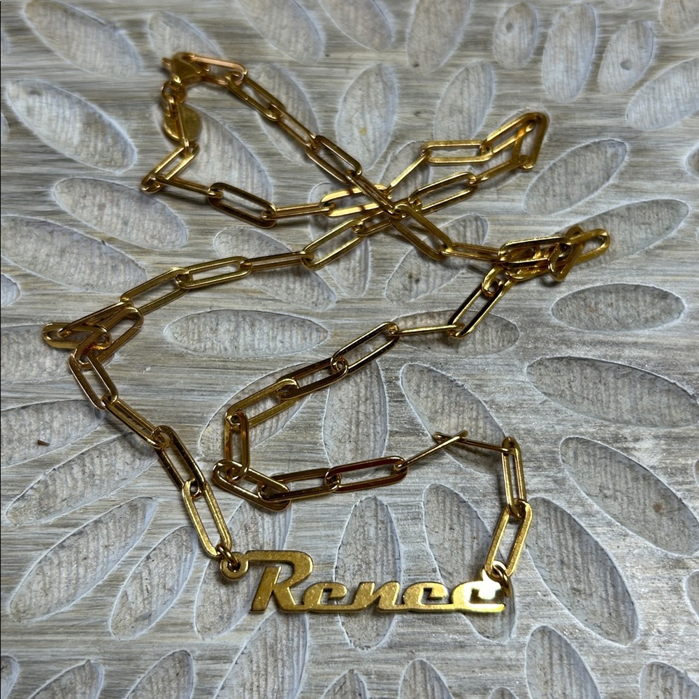 Oak & Luna Renee Link Chain Name Necklace in Gold Vermeil - Picture 2 of 3